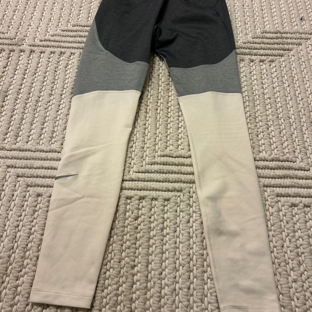 CU3401-068 Womens Nike Size small Runway Fast Warm Running Tights White and Gray - Picture 5 of 7